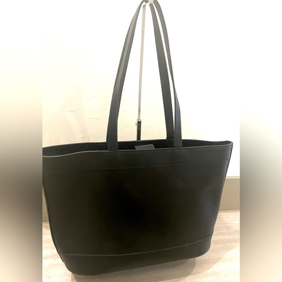 A New Day Large Tote, Back & Tan - Picture 7 of 7